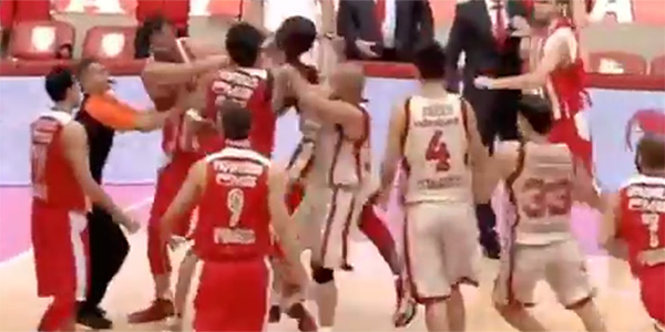 Yumruklar konuştu, Galatasaray kaybetti